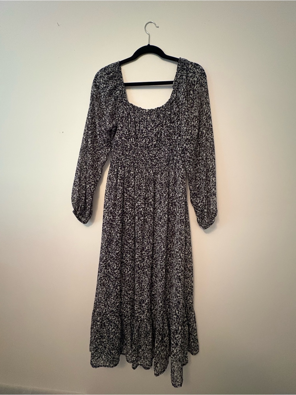 Black Floral Smocked Long Sleeve Midi Dress Small - Picture 2 of 10